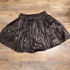 ZARA Black Pleated Skirt. Size Large.